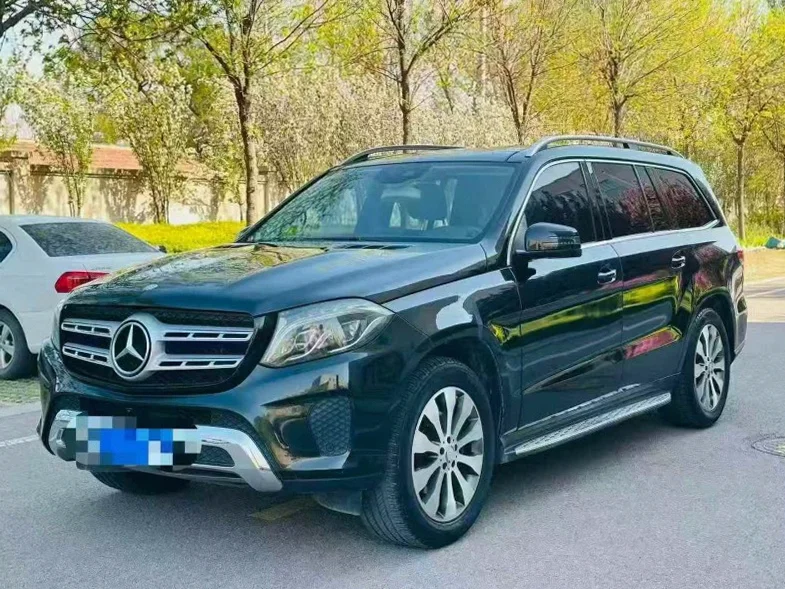 奔驰GLS 正面外观二