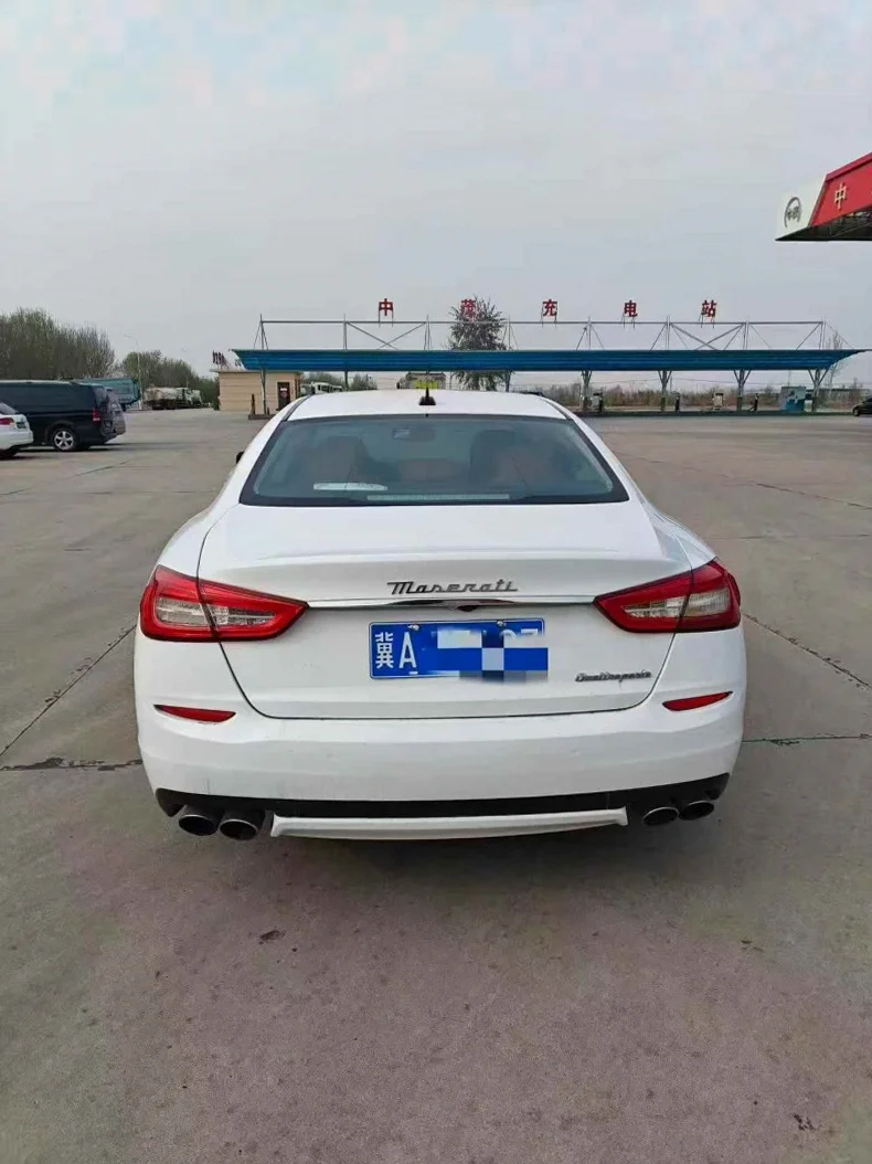 玛莎拉蒂总裁 驾驶室