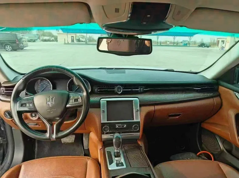 玛莎拉蒂总裁 后面外观二