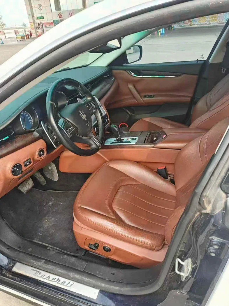 玛莎拉蒂总裁 后面外观一