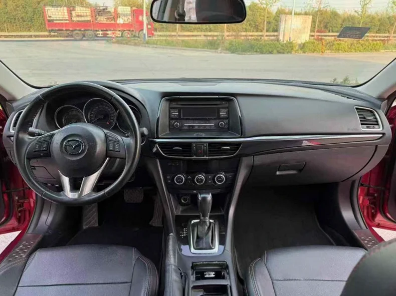 马自达阿特兹 后面外观一