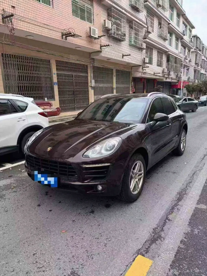 保时捷Macan 正面外观三