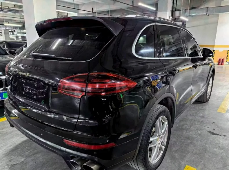 保时捷Macan 后面外观一