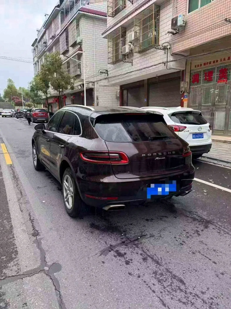 保时捷Macan 驾驶室