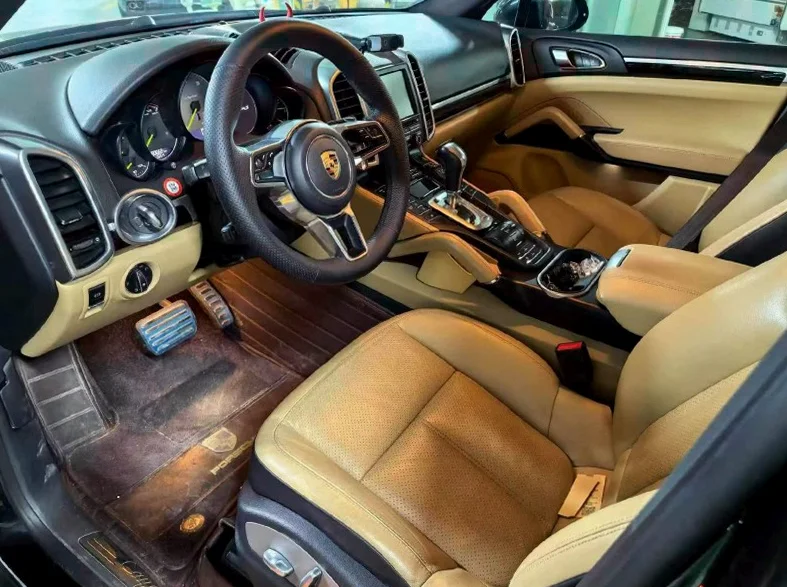 保时捷Macan 正面外观二