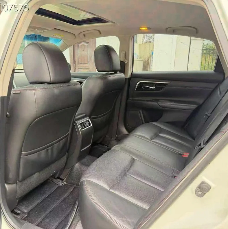 日产天籁 后面外观三