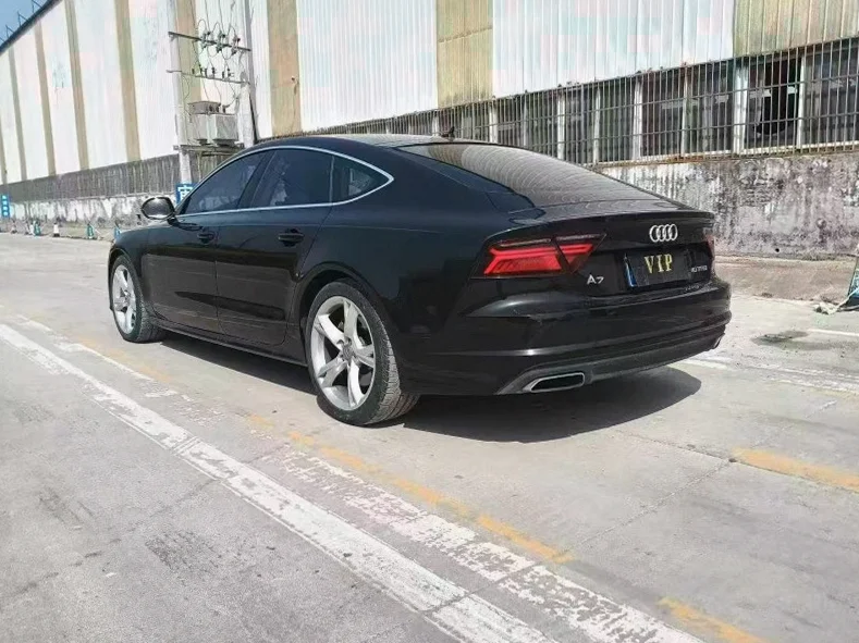 奥迪A7L 内饰前排