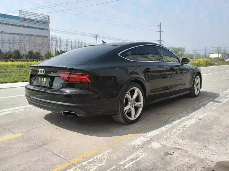 奥迪A7L 内饰后排