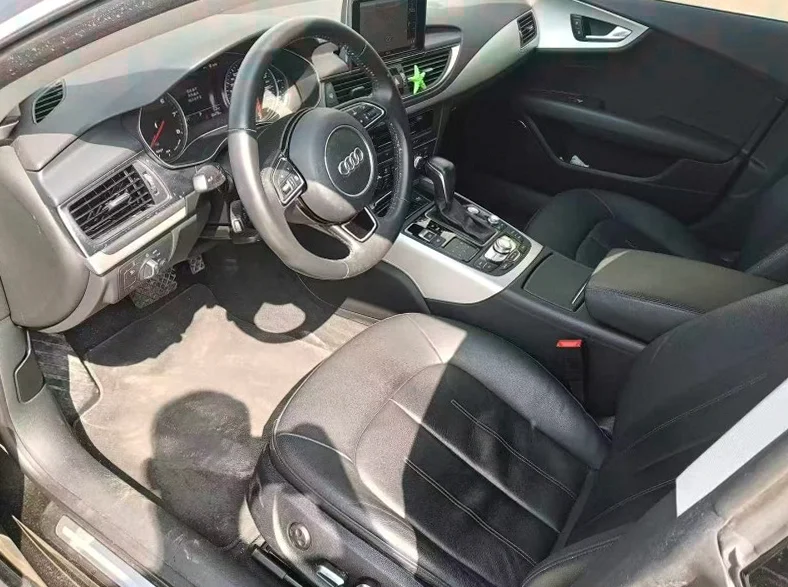 奥迪A7L 后面外观一