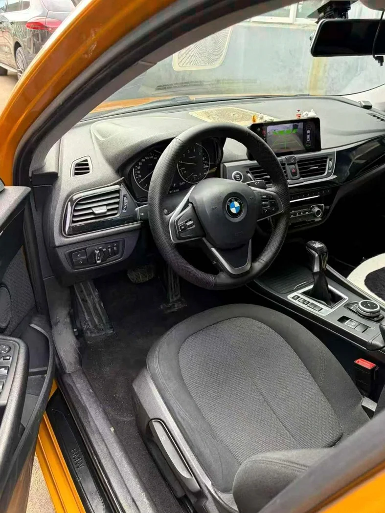 宝马1系 内饰前排