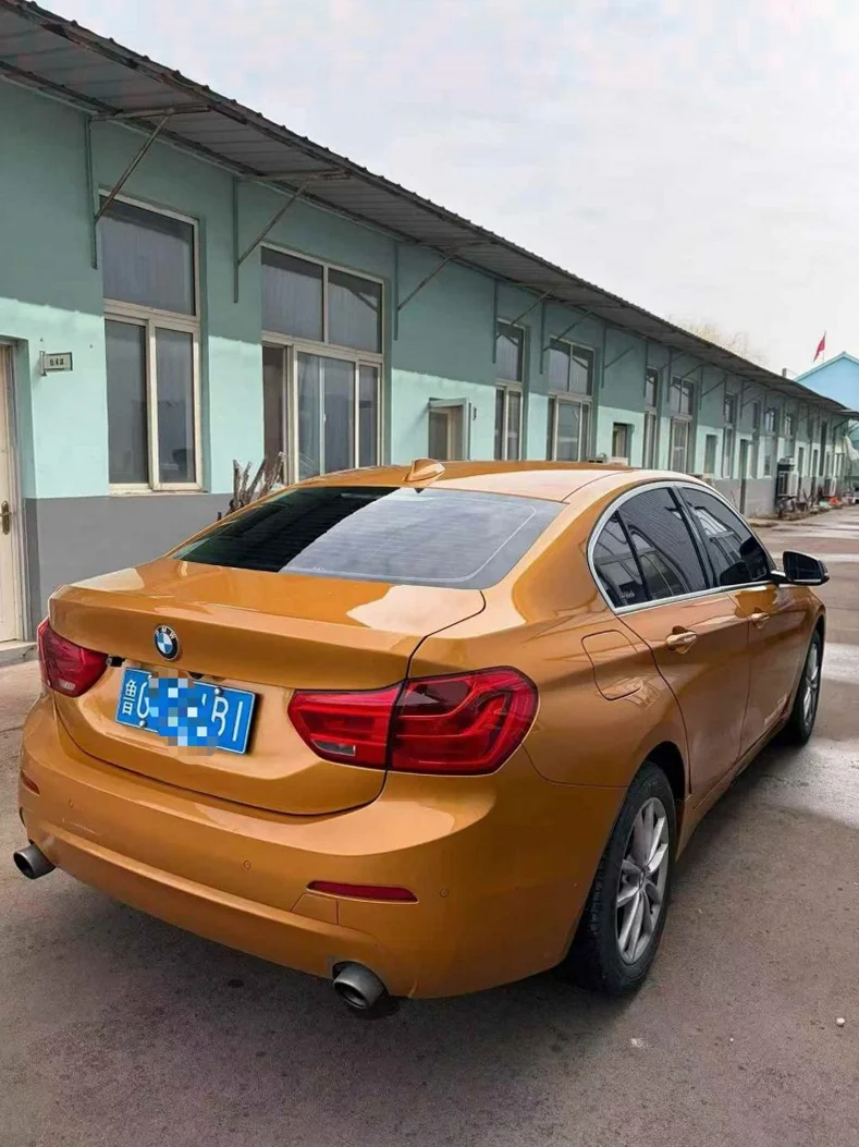 宝马1系 后面外观一