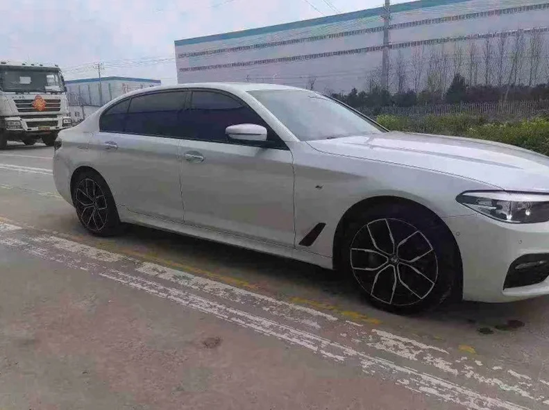 宝马5系 正面外观三