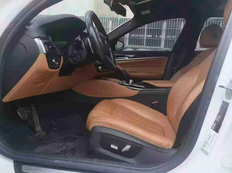 宝马5系 后面外观一