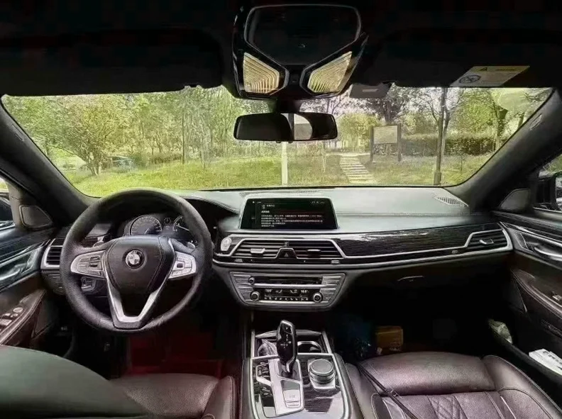 宝马7系 后面外观二