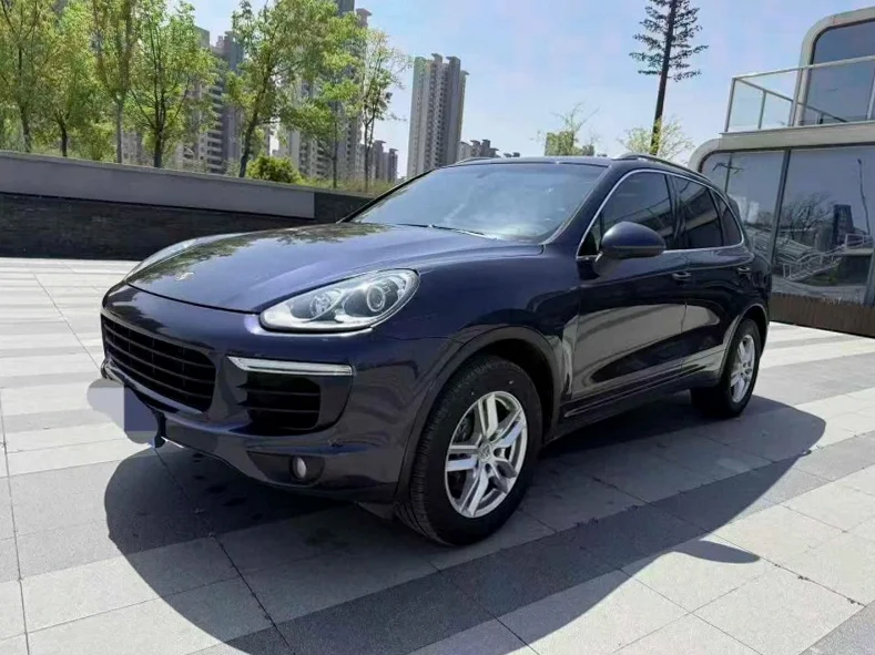 保时捷卡宴 正面外观二