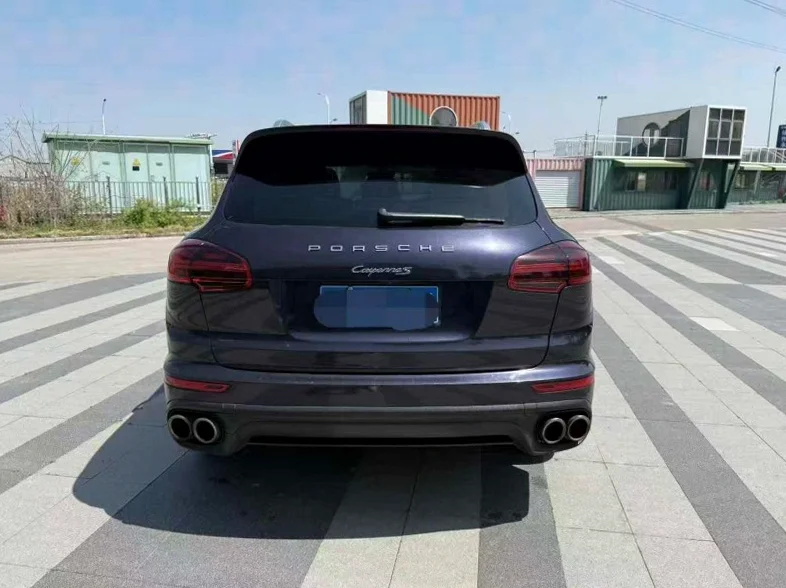 保时捷卡宴 内饰后排