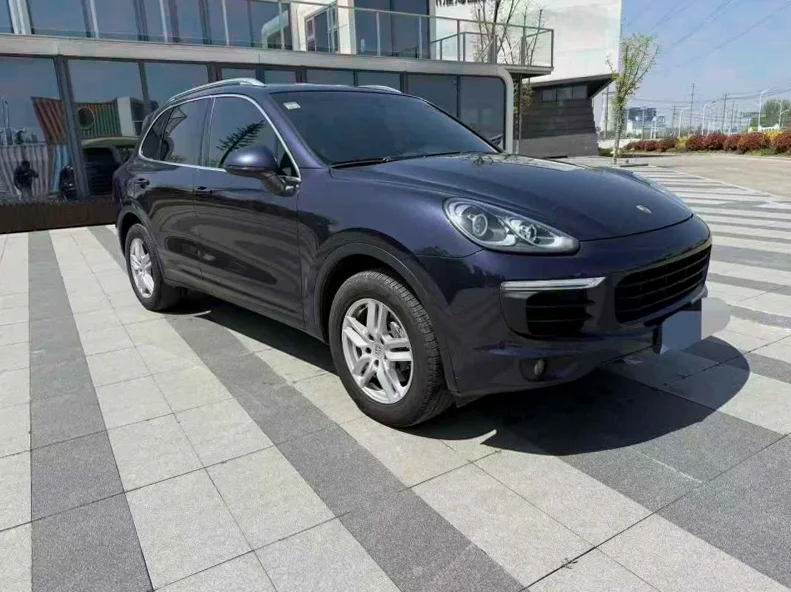 保时捷卡宴 正面外观三