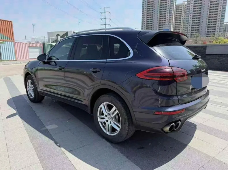 保时捷卡宴 驾驶室