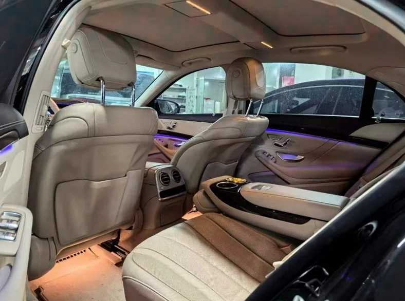 奔驰S 正面外观三