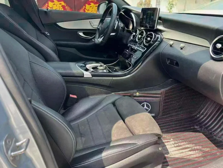 奔驰C 后面外观三