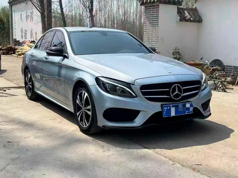 奔驰C 正面外观二