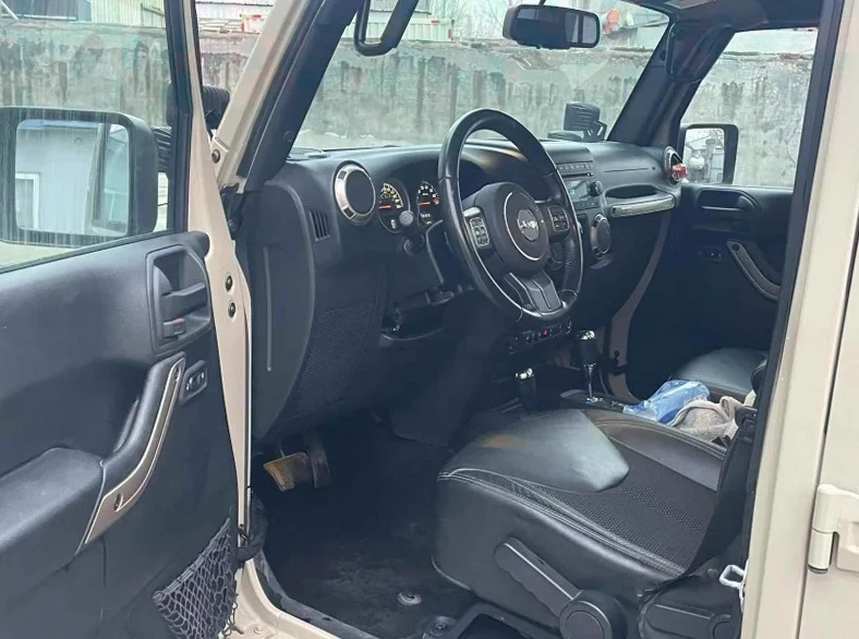 Jeep牧马人 后面外观一