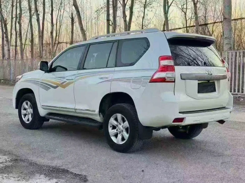 丰田普拉多 内饰后排