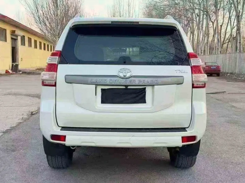 丰田普拉多 内饰前排