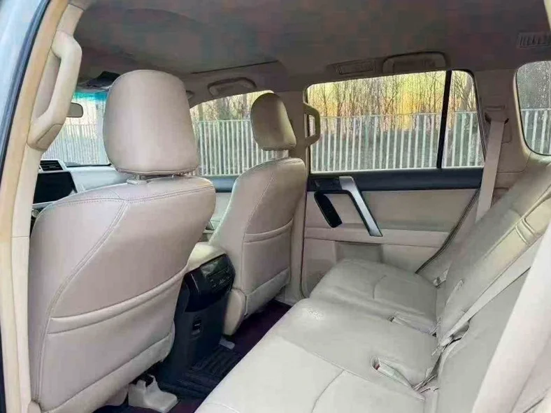 丰田普拉多 后面外观三