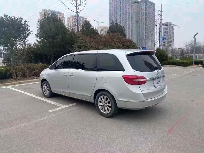 别克GL8 内饰后排