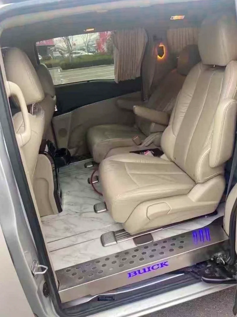 别克GL8 后面外观二