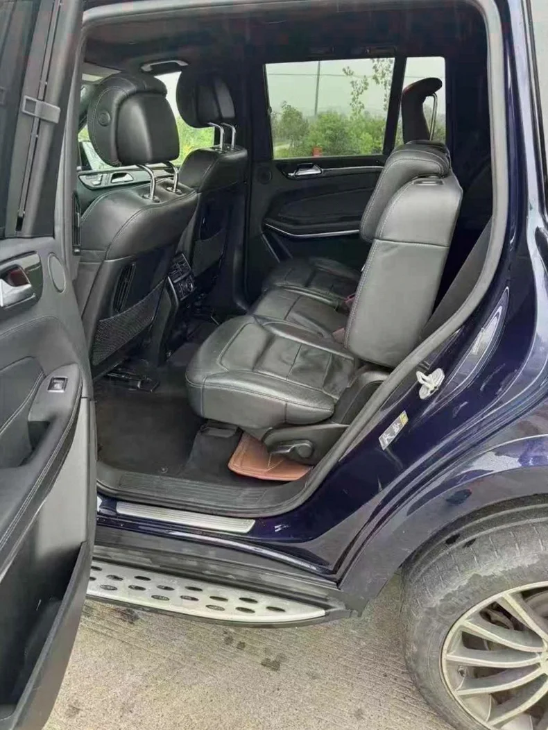 奔驰GLS 内饰前排