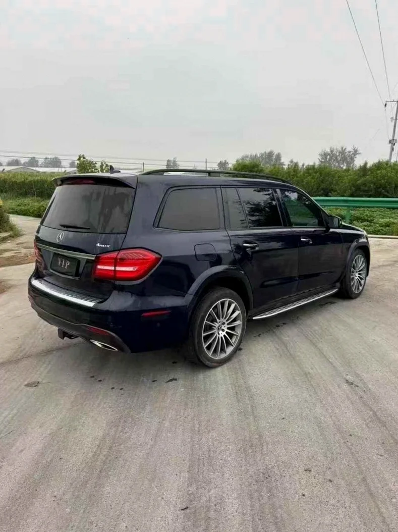 奔驰GLS 内饰后排