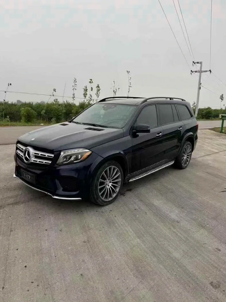 奔驰GLS 正面外观二