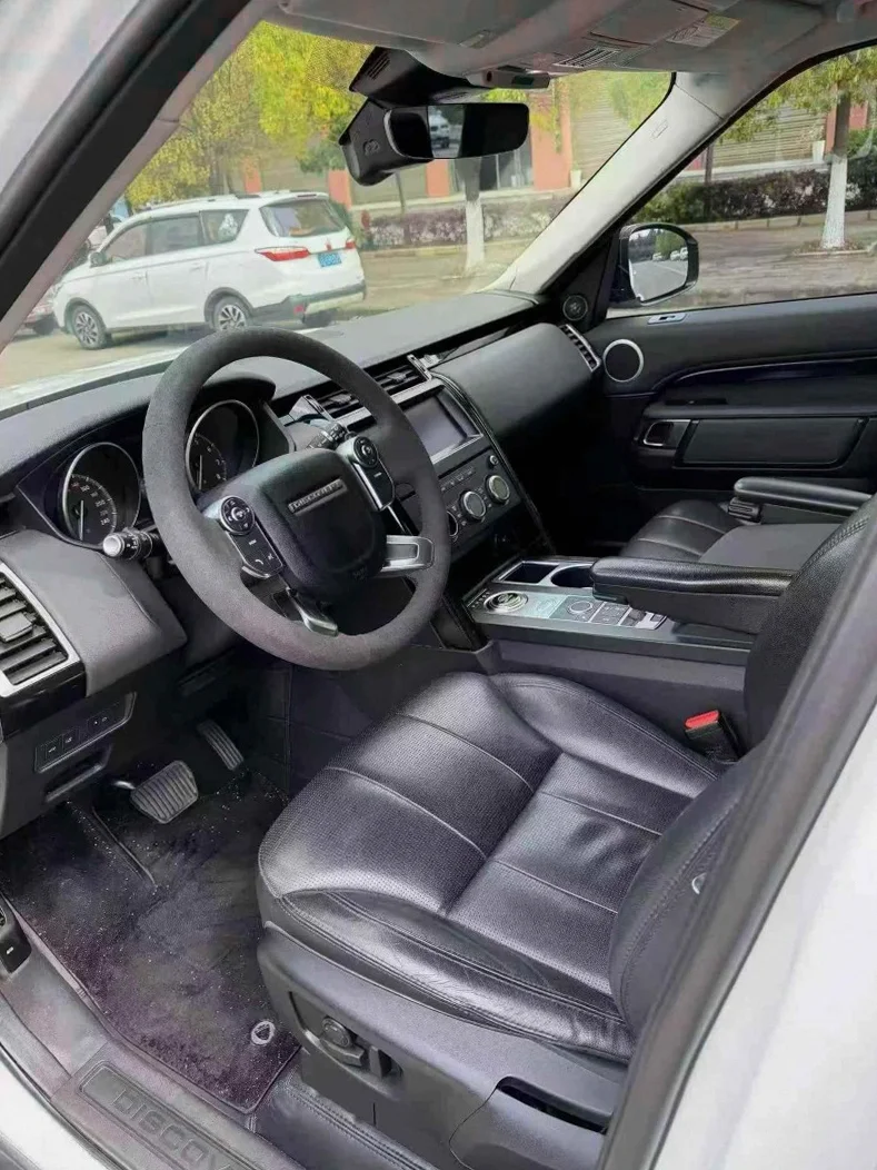 路虎发现 内饰后排