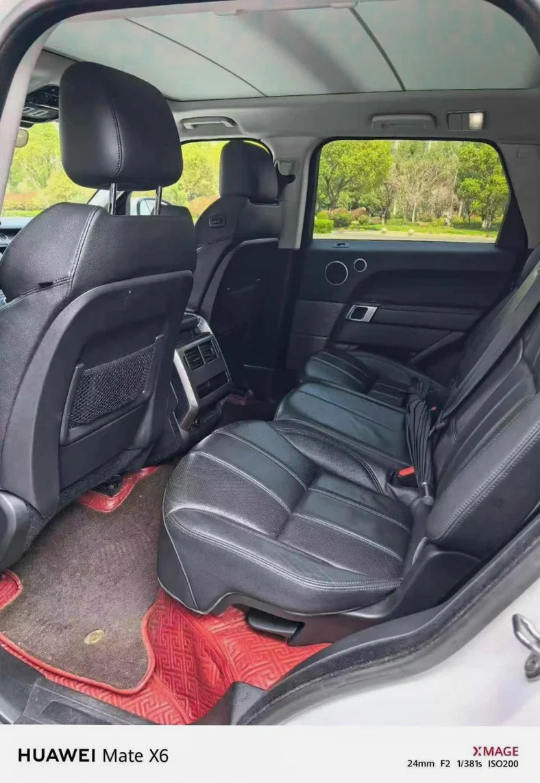 路虎揽胜运动 后面外观一