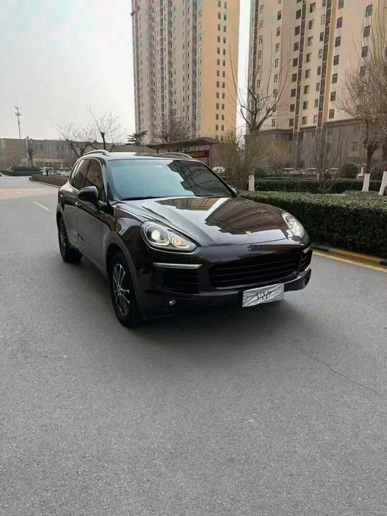 保时捷Macan 正面外观三