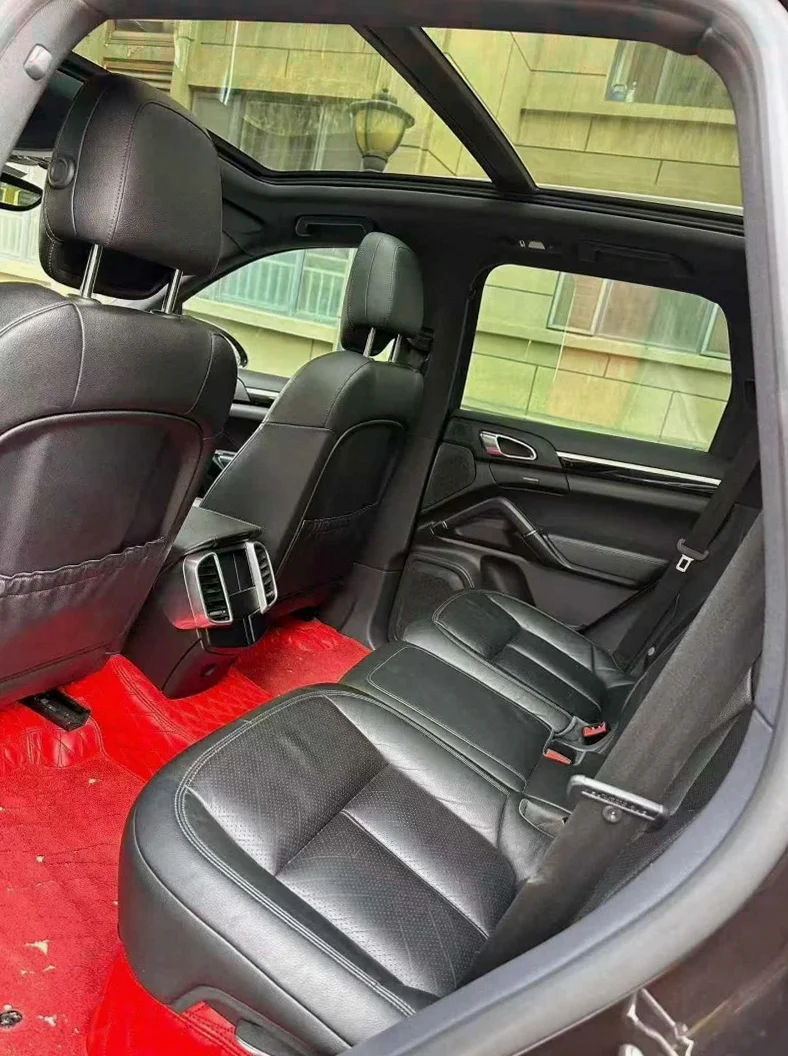 保时捷Macan 内饰前排