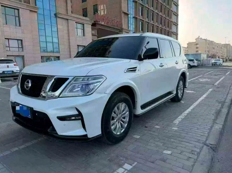 日产途乐 正面外观二