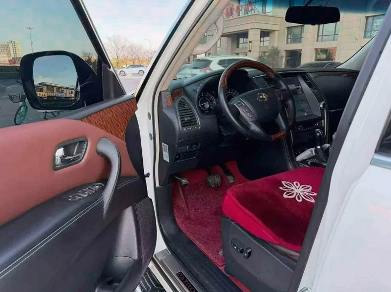 日产途乐 后面外观二