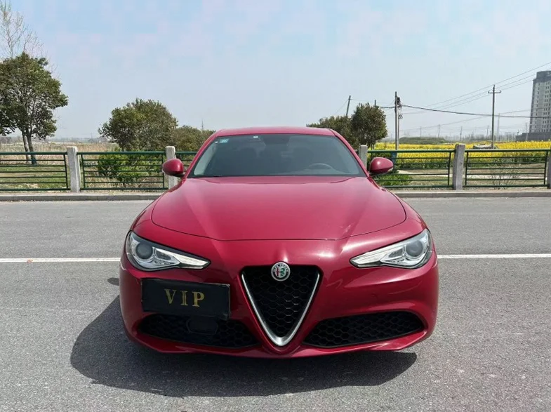 淮安2018年阿尔法·罗密欧Giulia不过户车 正面外观一