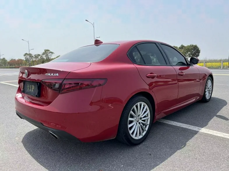阿尔法·罗密欧Giulia 后面外观二