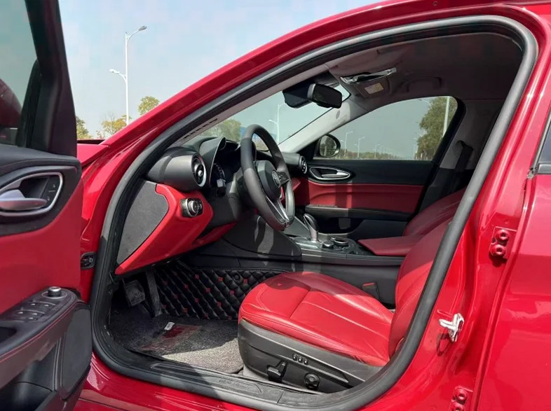 阿尔法·罗密欧Giulia 后面外观三