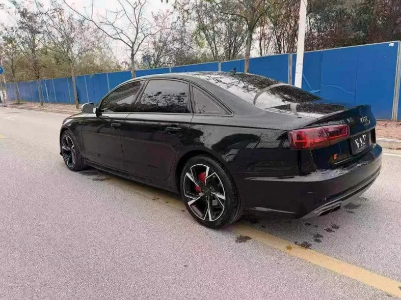 奥迪A6L 内饰后排