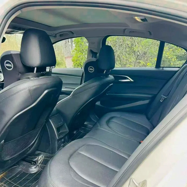 宝马1系 后面外观一