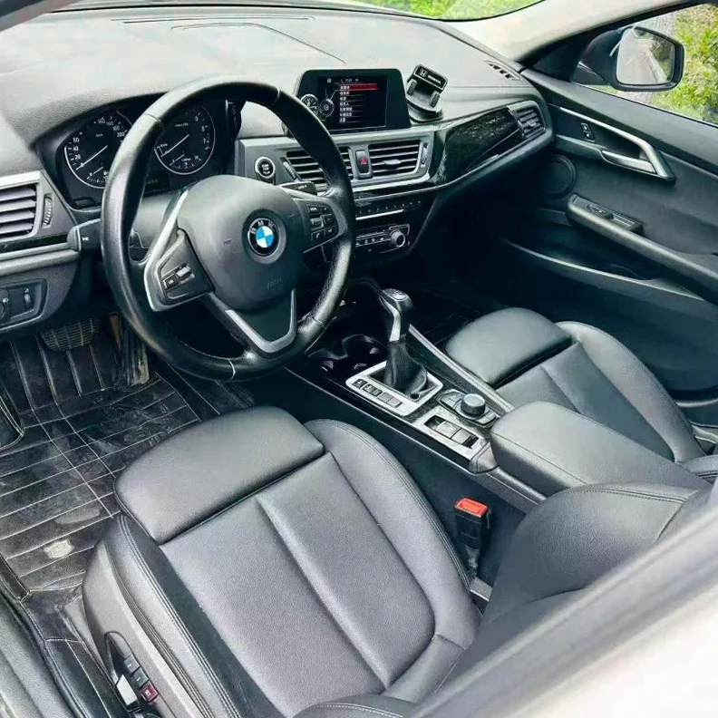 宝马1系 后面外观二