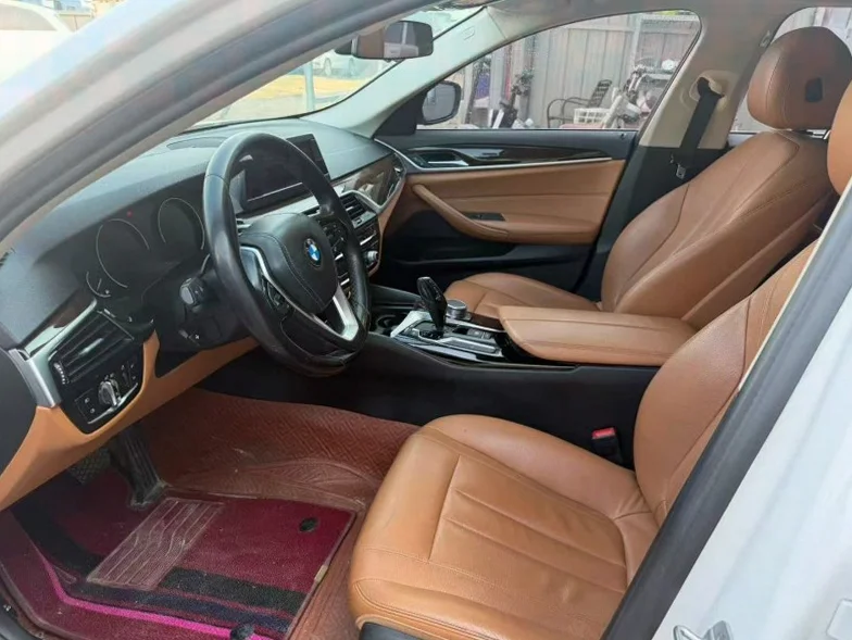 宝马5系 正面外观三