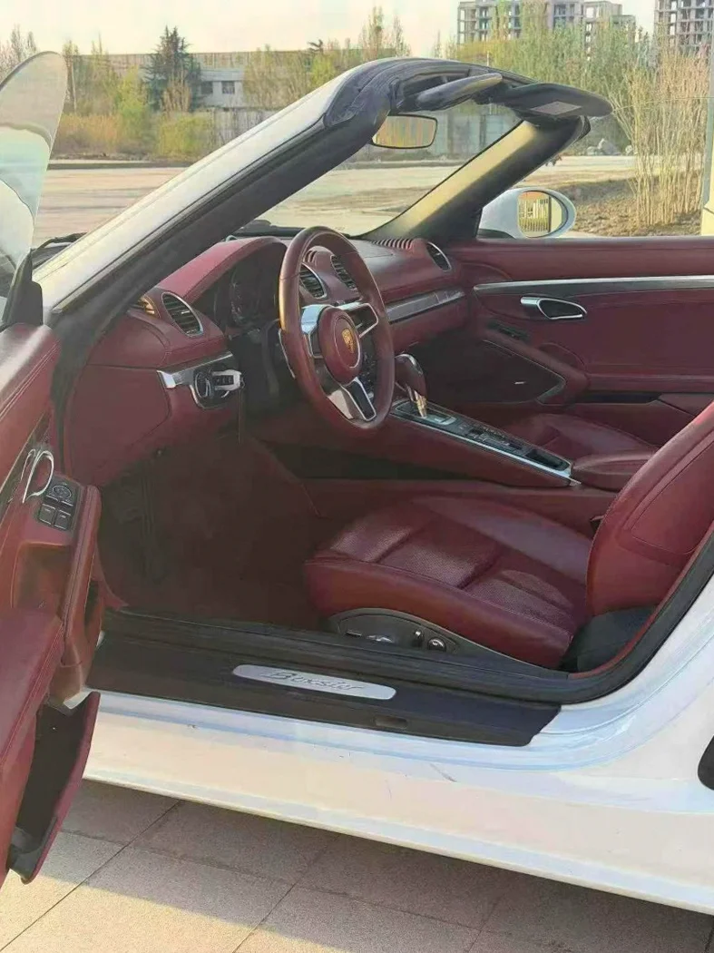 保时捷718 后面外观三