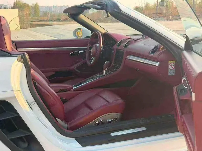 保时捷718 后面外观二