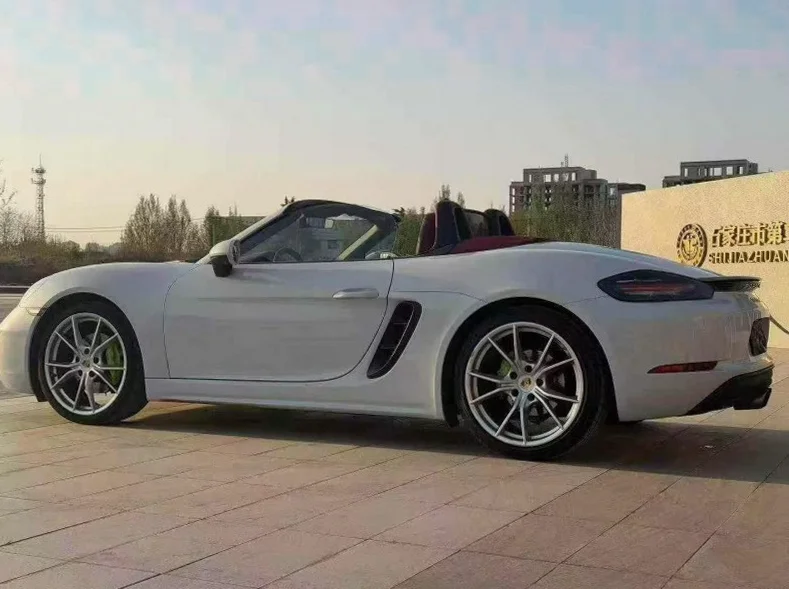 保时捷718 驾驶室